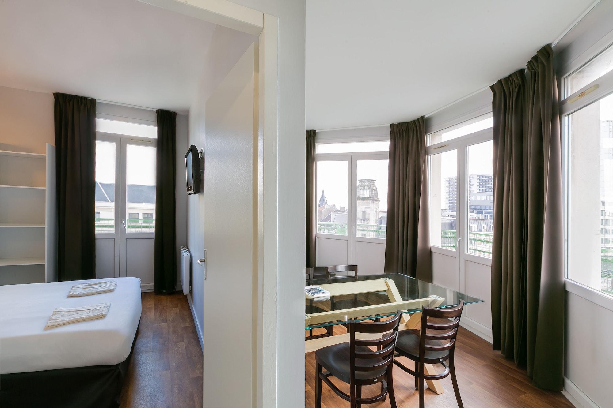Hotel Foch Nancy Gare Exterior photo