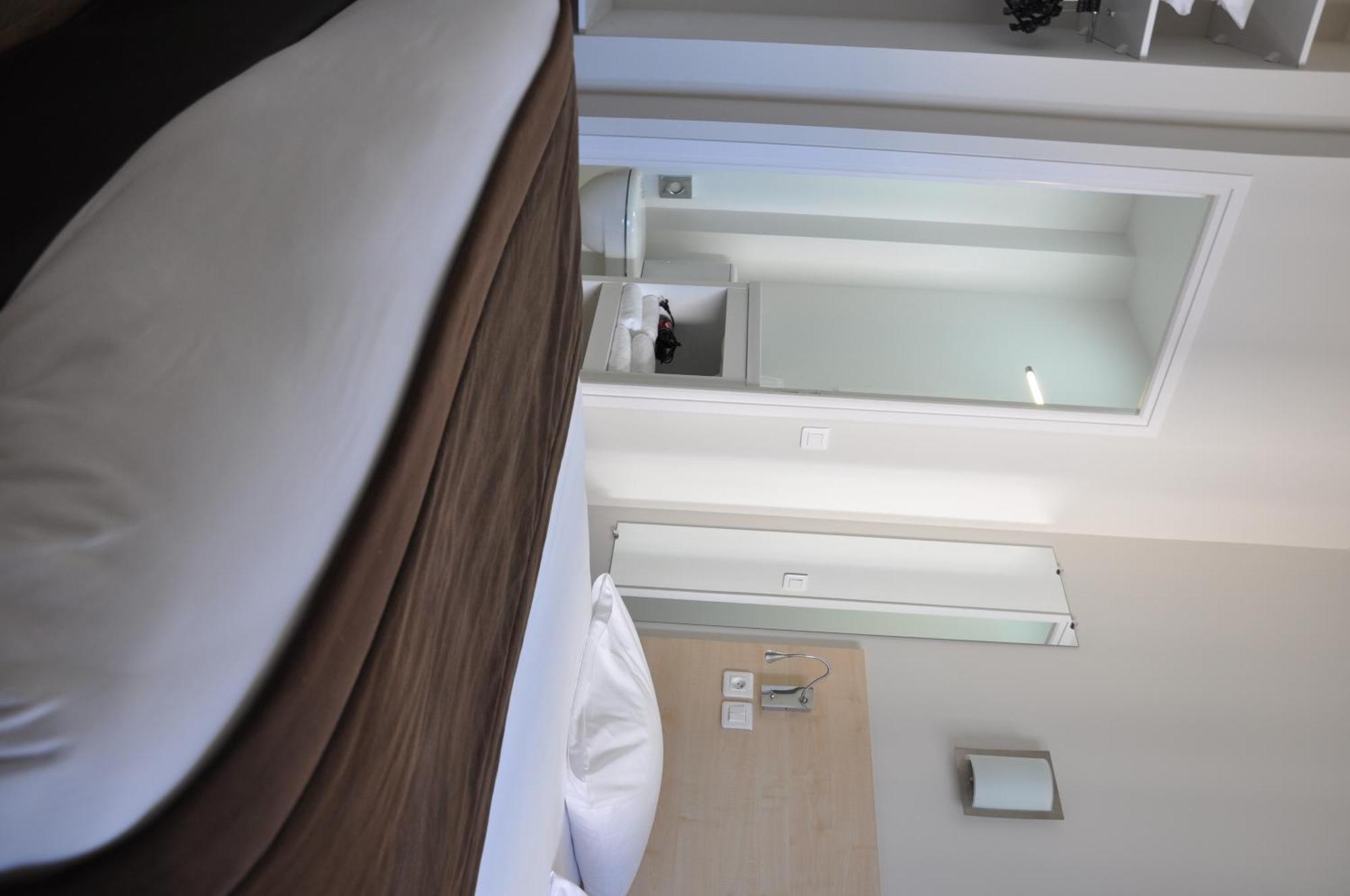 Hotel Foch Nancy Gare Room photo