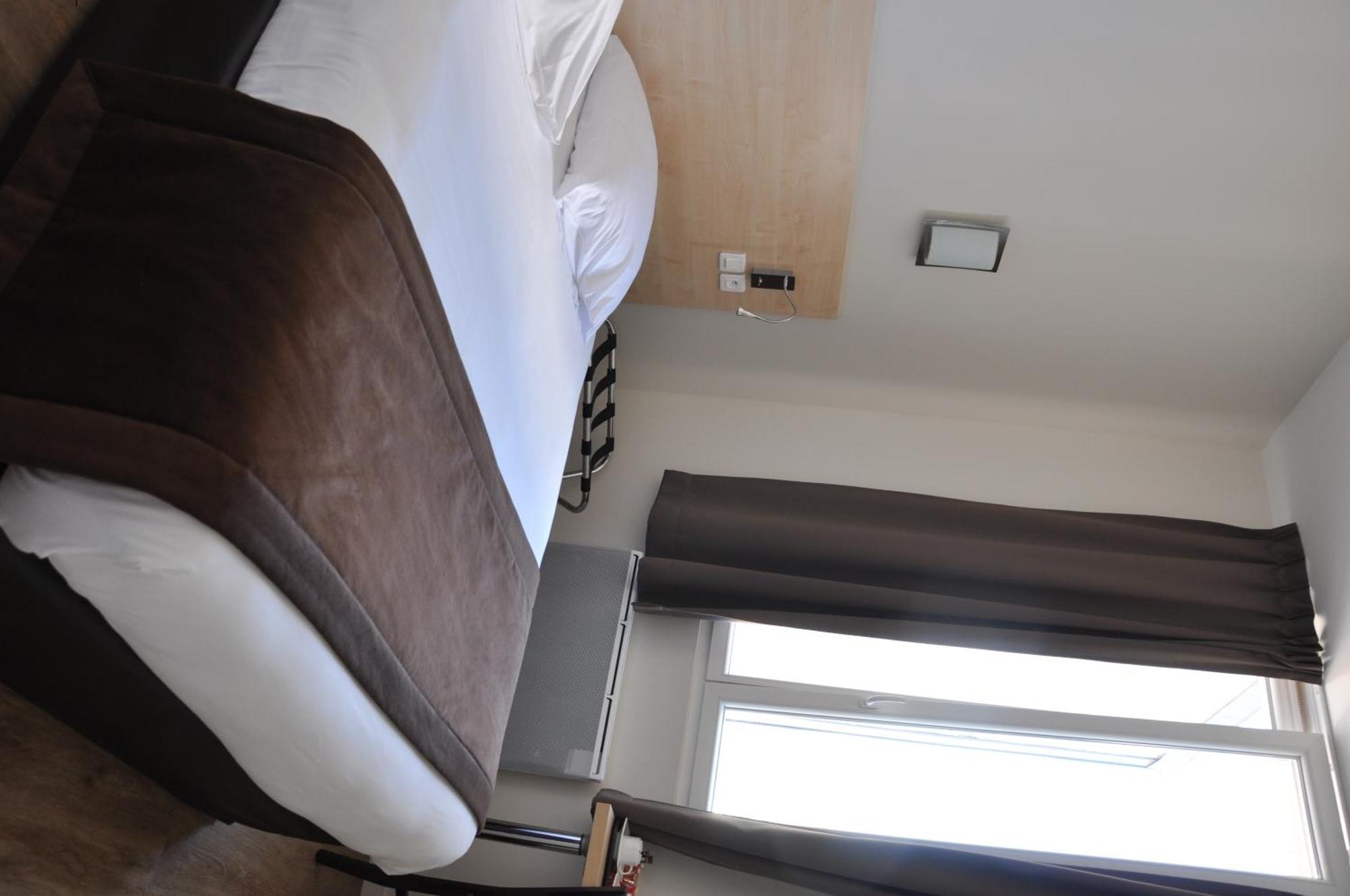 Hotel Foch Nancy Gare Room photo